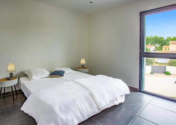 Villa Manade By